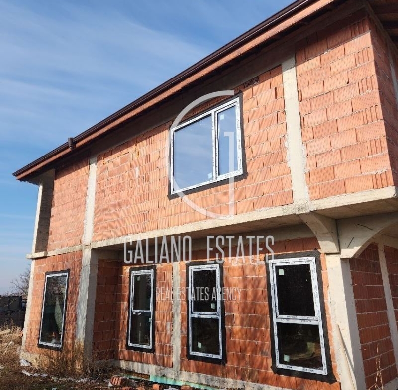 Къща в гр. Костинброд - 0