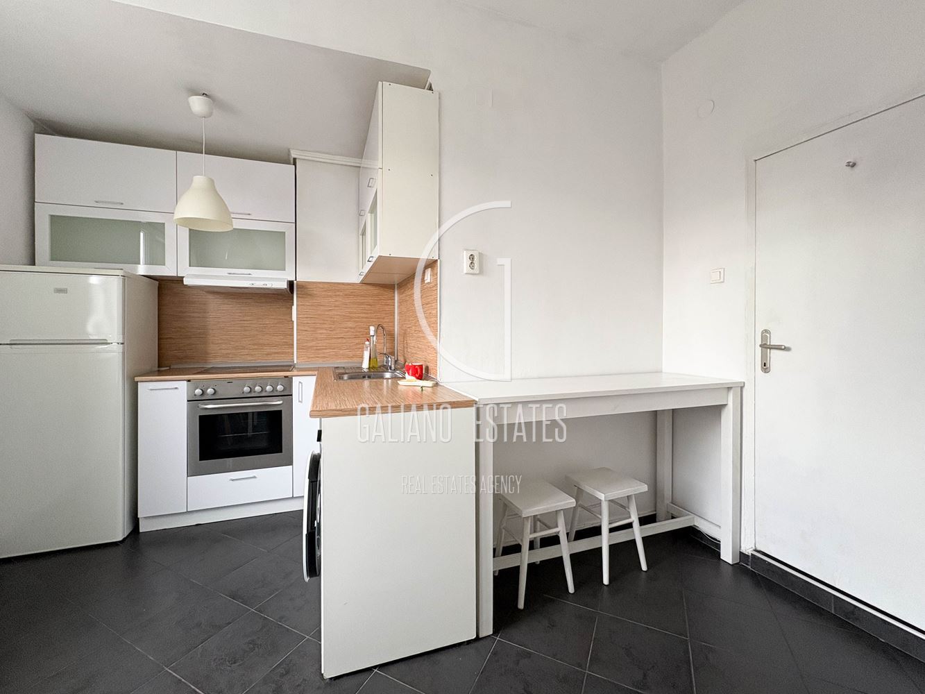 Двустаен апартамент на бул. В. Левски с паркомясто - 0