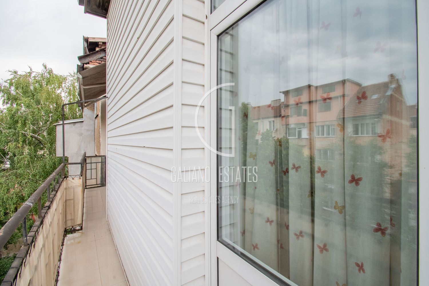 Просторен апартамент на метри от Витошка-0 Просторен апартамент на метри от Витошка - 0