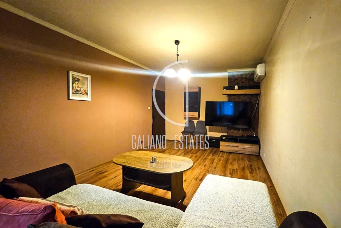 Уютен двустаен апартамент до 42 ОУ в жк. Хаджи Димитър - 0