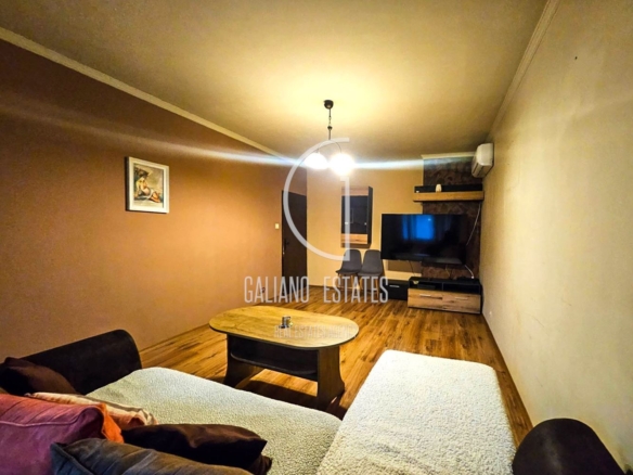 Уютен двустаен апартамент до 42 ОУ в жк. Хаджи Димитър - 0