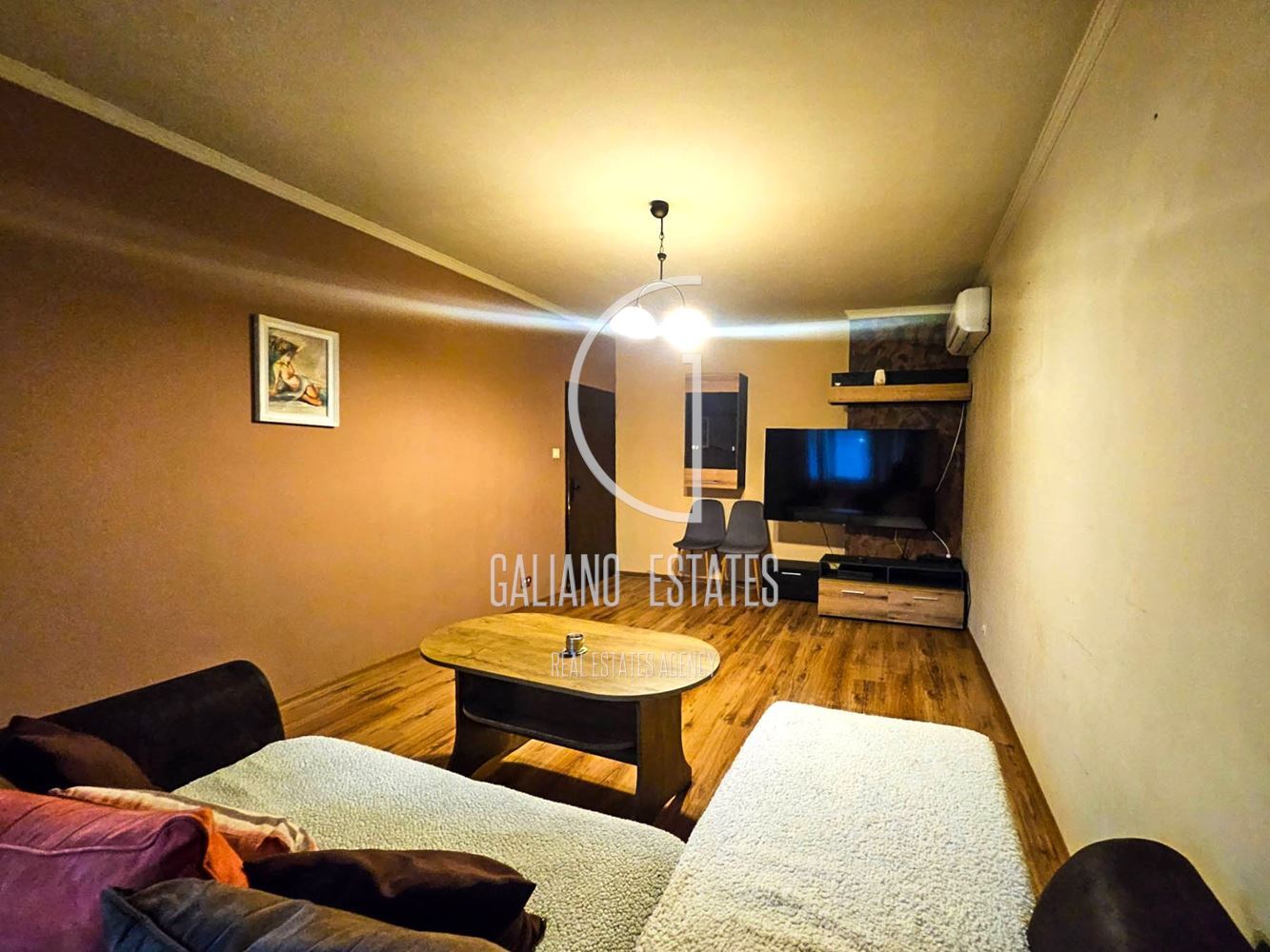 Уютен двустаен апартамент до 42 ОУ в жк. Хаджи Димитър - 0