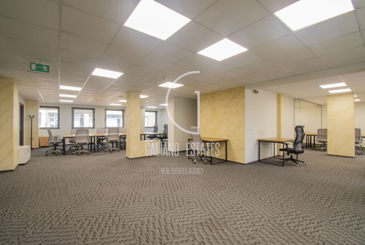 Просторен офис в бизнес сграда до Метростанция Жулио Кюри - 0