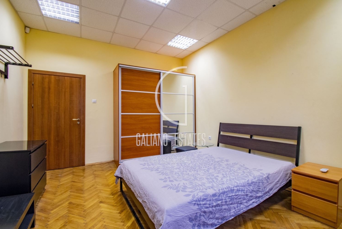 Имот подходящ за офис срещу Народен театър Иван Вазов - 0