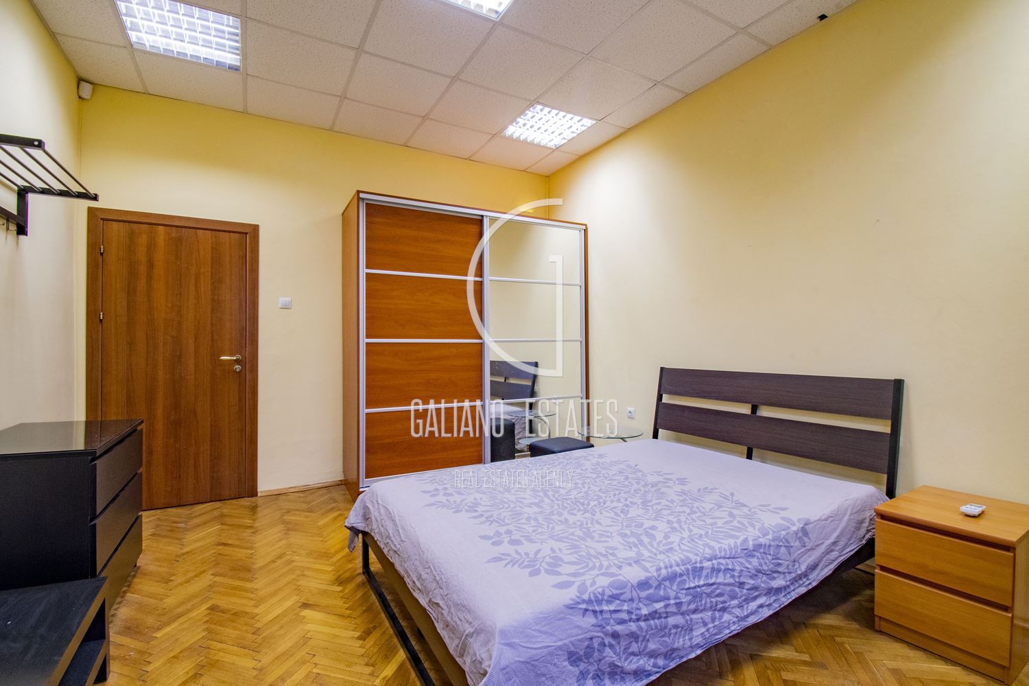 Property suitable for an office opposite Ivan Vazov National Theatre-0 Имот подходящ за офис срещу Народен театър Иван Вазов - 0