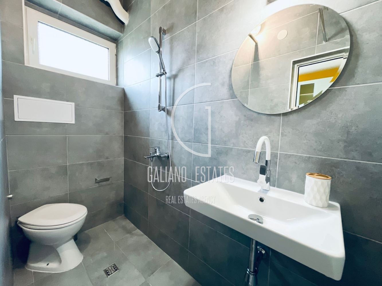 Двустаен апартамент в ТОП център - 0