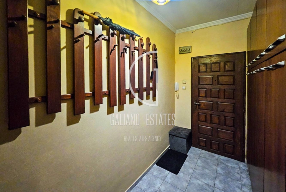 Уютен двустаен апартамент до 42 ОУ в жк. Хаджи Димитър - 0