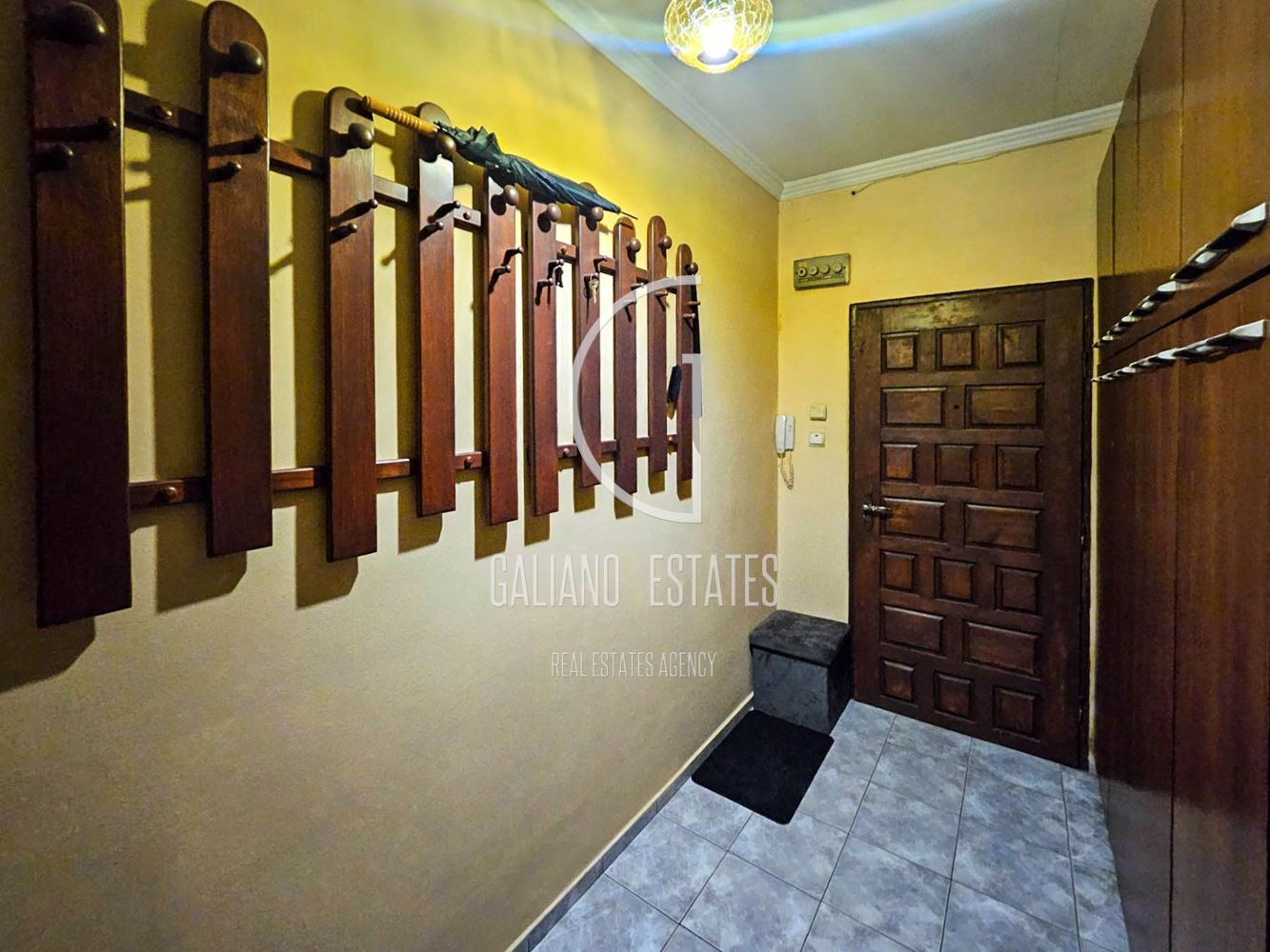 Уютен двустаен апартамент до 42 ОУ в жк. Хаджи Димитър - 0