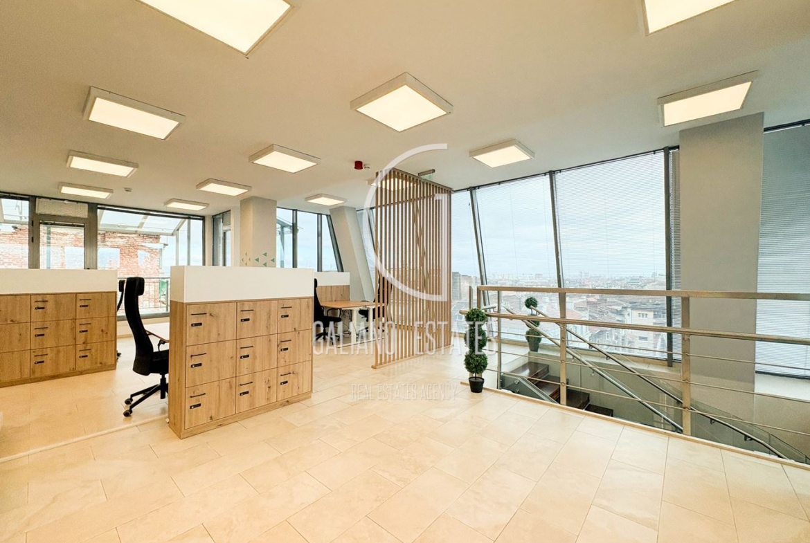 Панорамен офис в представителна сграда - 0