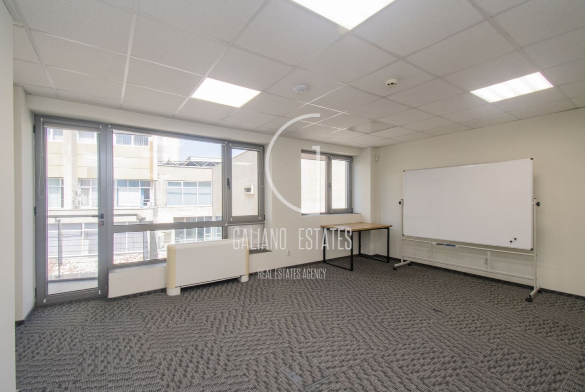 Просторен офис в бизнес сграда до Метростанция Жулио Кюри - 0
