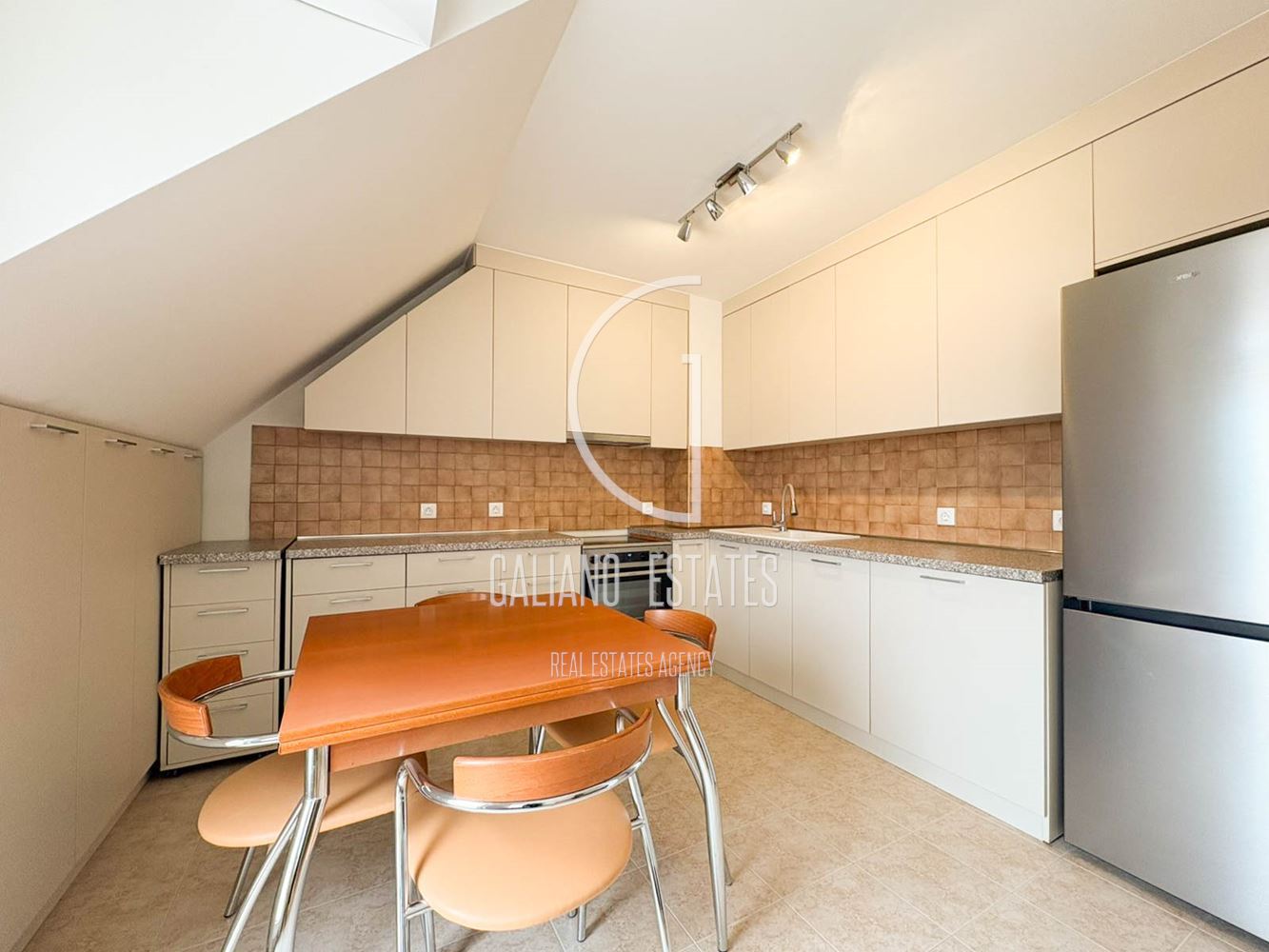 Уютен апартамент в близост до Южния парк - 0