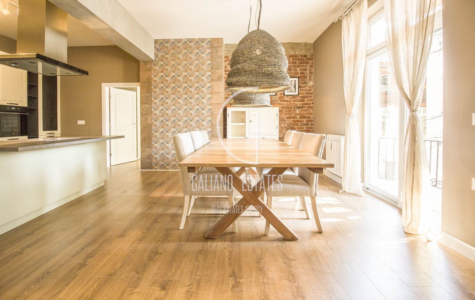 Просторен апартамент в Докторски паметник - 0