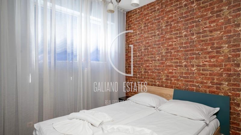 Продава 2-СТАЕН, гр. София, Център площад Гарибалди - 0