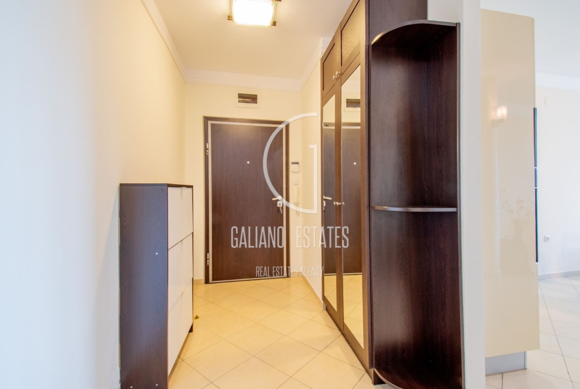 Функционален апартамент до Джеймс Баучер метростанция - 0