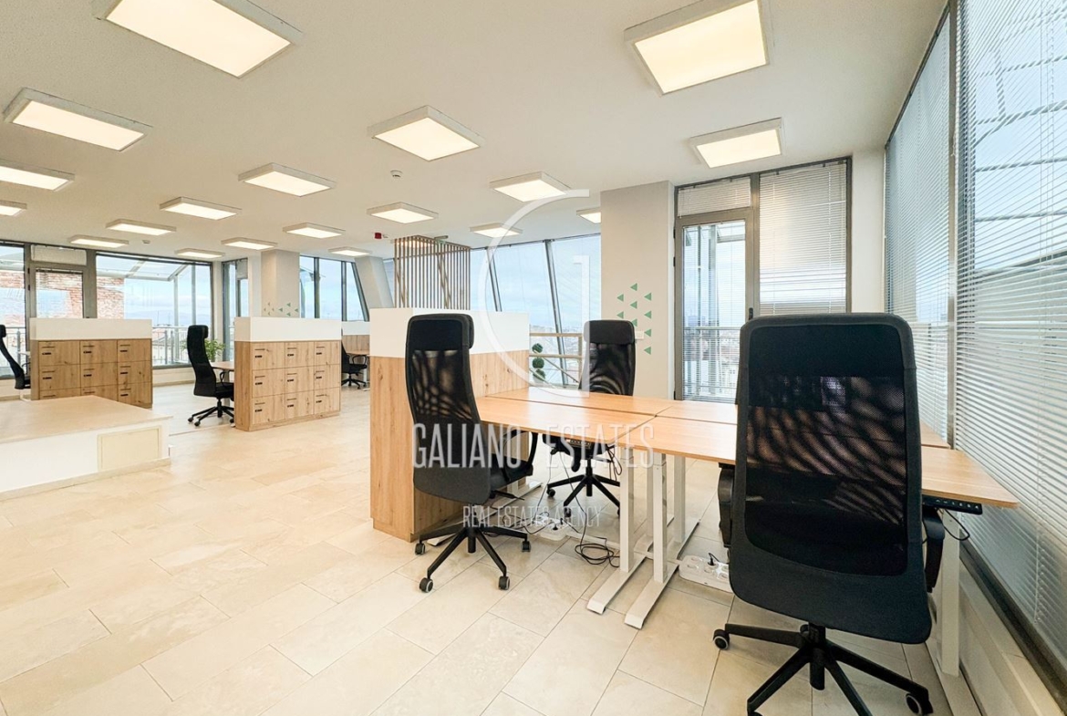 Панорамен офис в представителна сграда - 0
