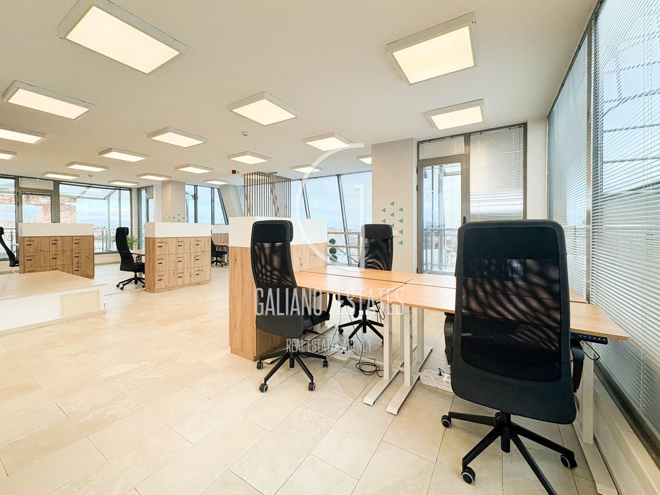 Панорамен офис в представителна сграда-0 Панорамен офис в представителна сграда - 0