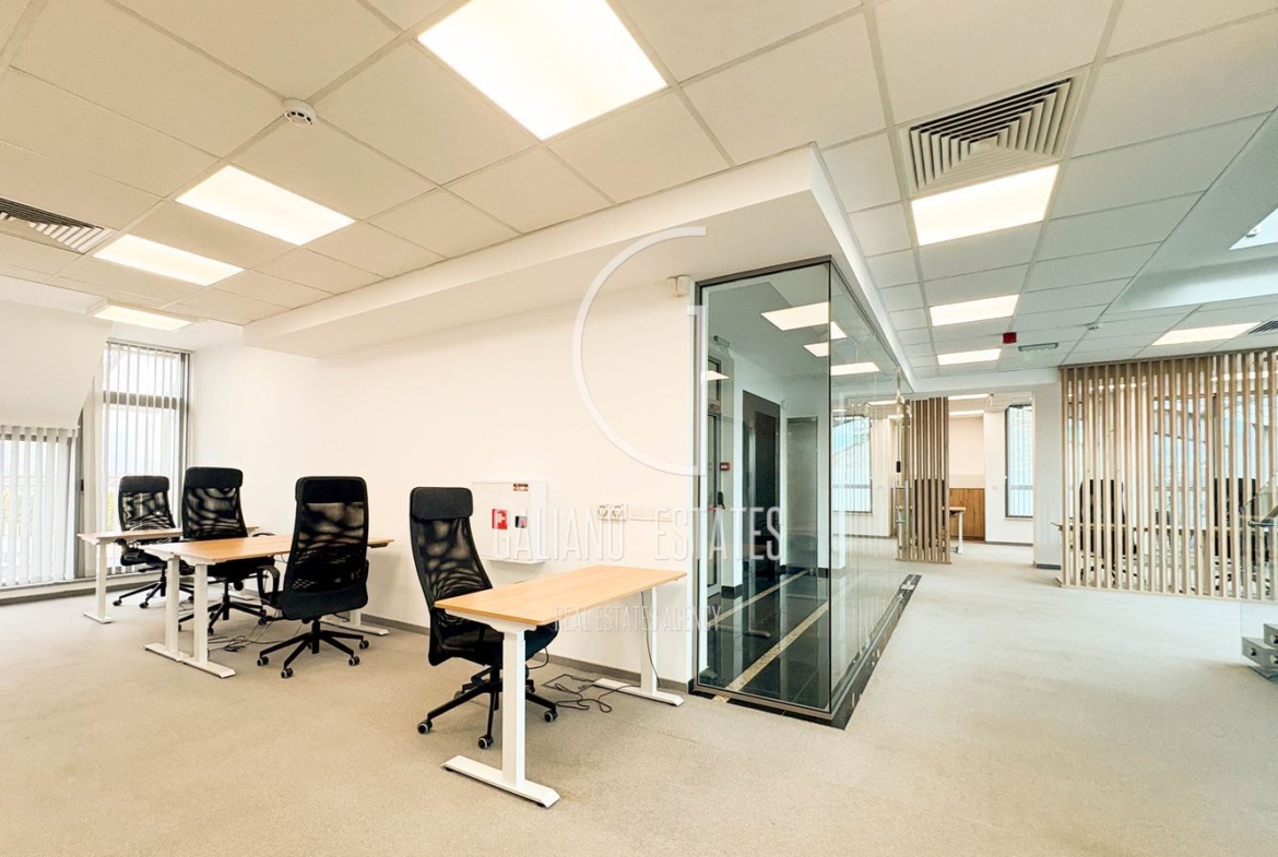 Панорамен офис в представителна сграда - 0