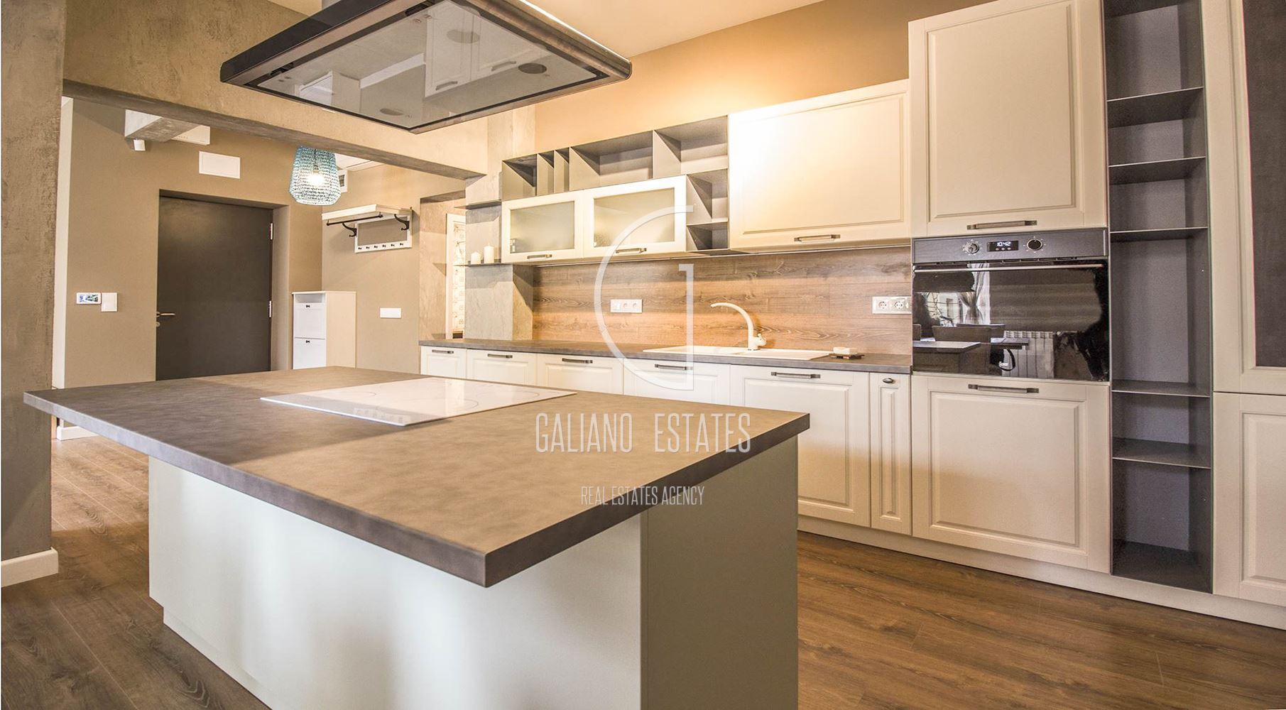 Просторен апартамент в Докторски паметник - 0