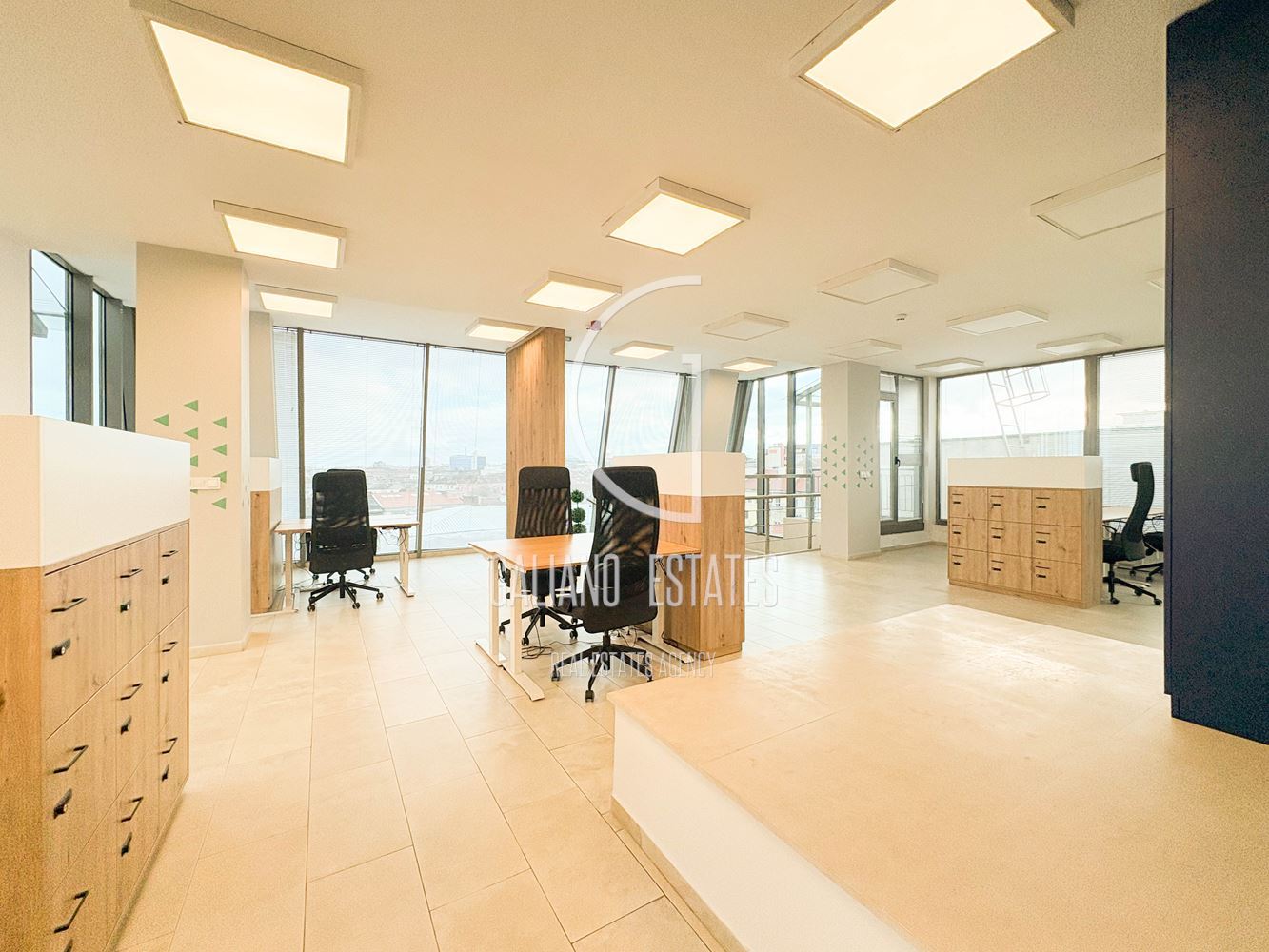 Панорамен офис в представителна сграда-0 Панорамен офис в представителна сграда - 0