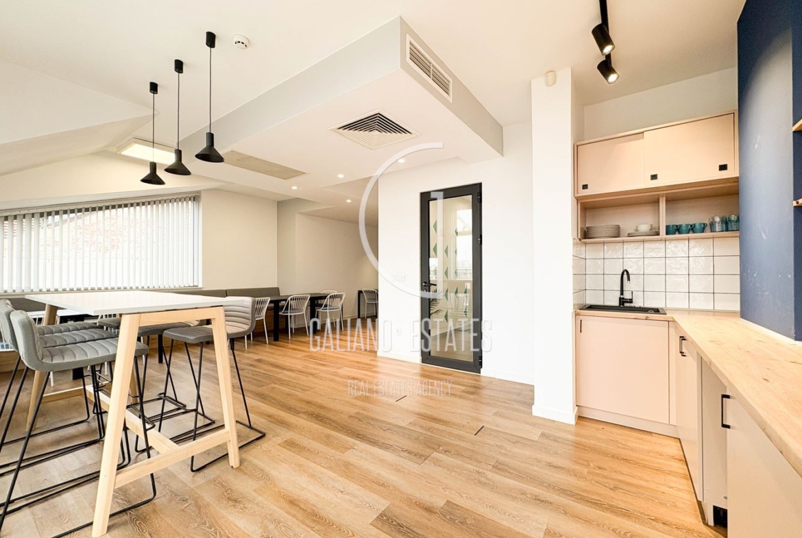 Панорамен офис в представителна сграда - 0