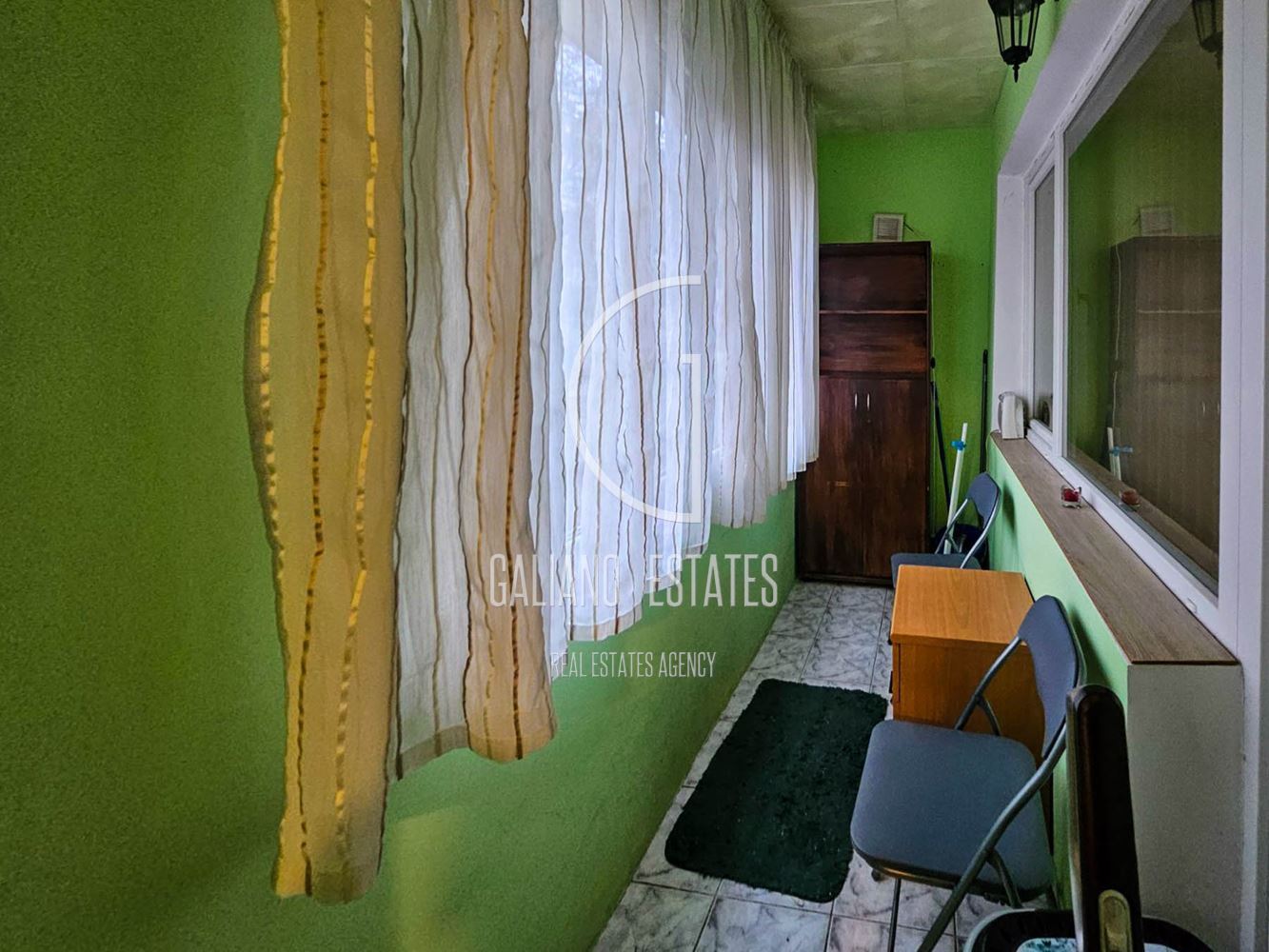 Уютен двустаен апартамент до 42 ОУ в жк. Хаджи Димитър - 0