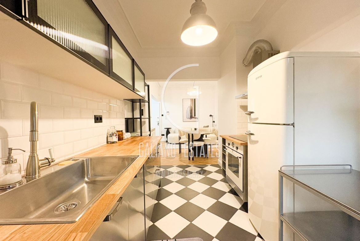 Стилен апартамент на ул. Оборище - 0