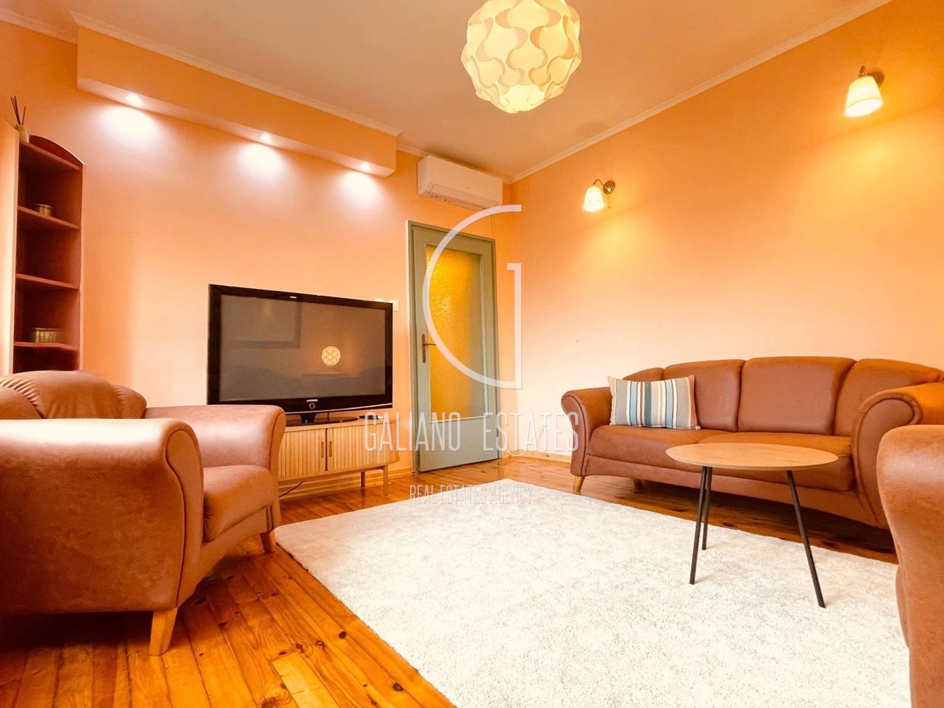 Двустаен апартамент в ТОП център - 0