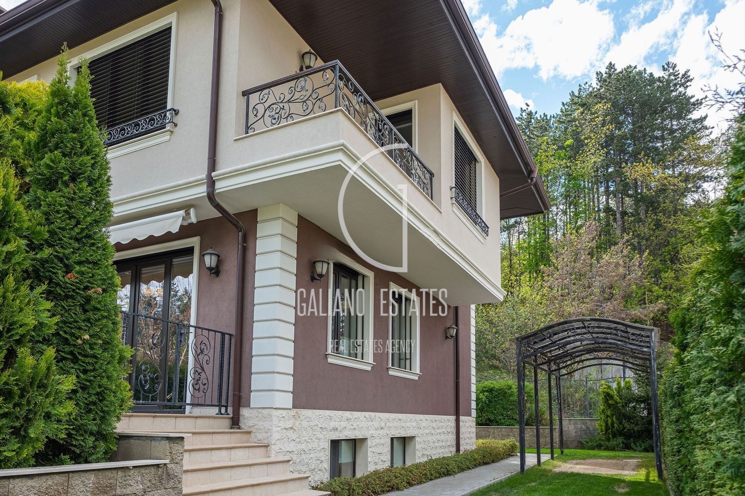 Stylish house in a gated community near the Anglo-American School-0 Стилна къща в затворен комплекс до Англо-Американското училище - 0