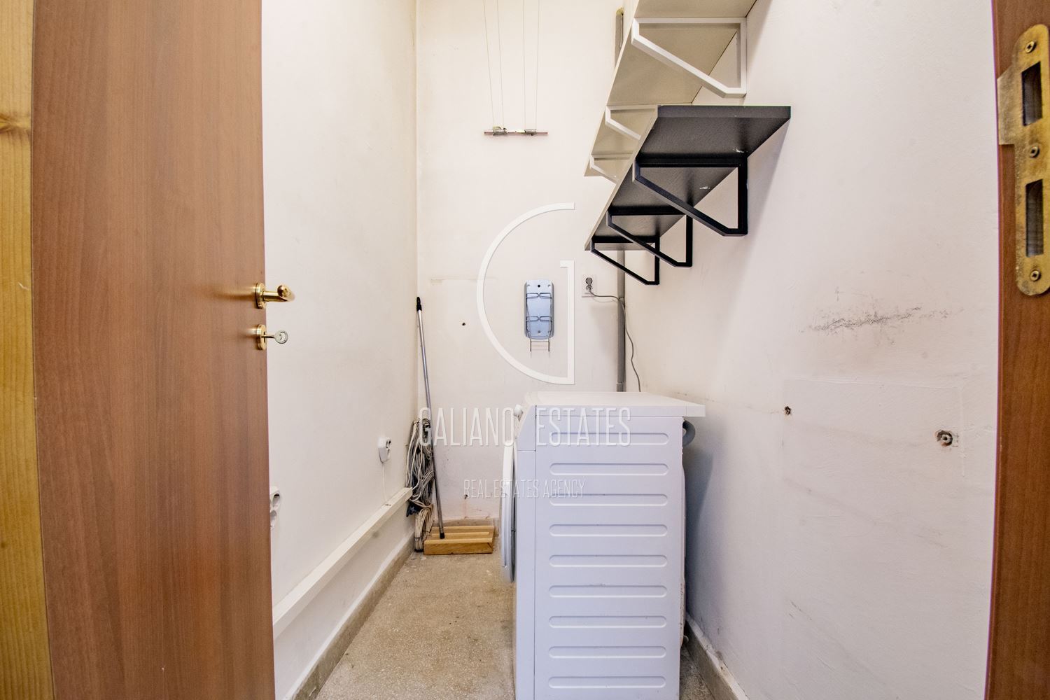 Property suitable for an office opposite Ivan Vazov National Theatre-0 Имот подходящ за офис срещу Народен театър Иван Вазов - 0