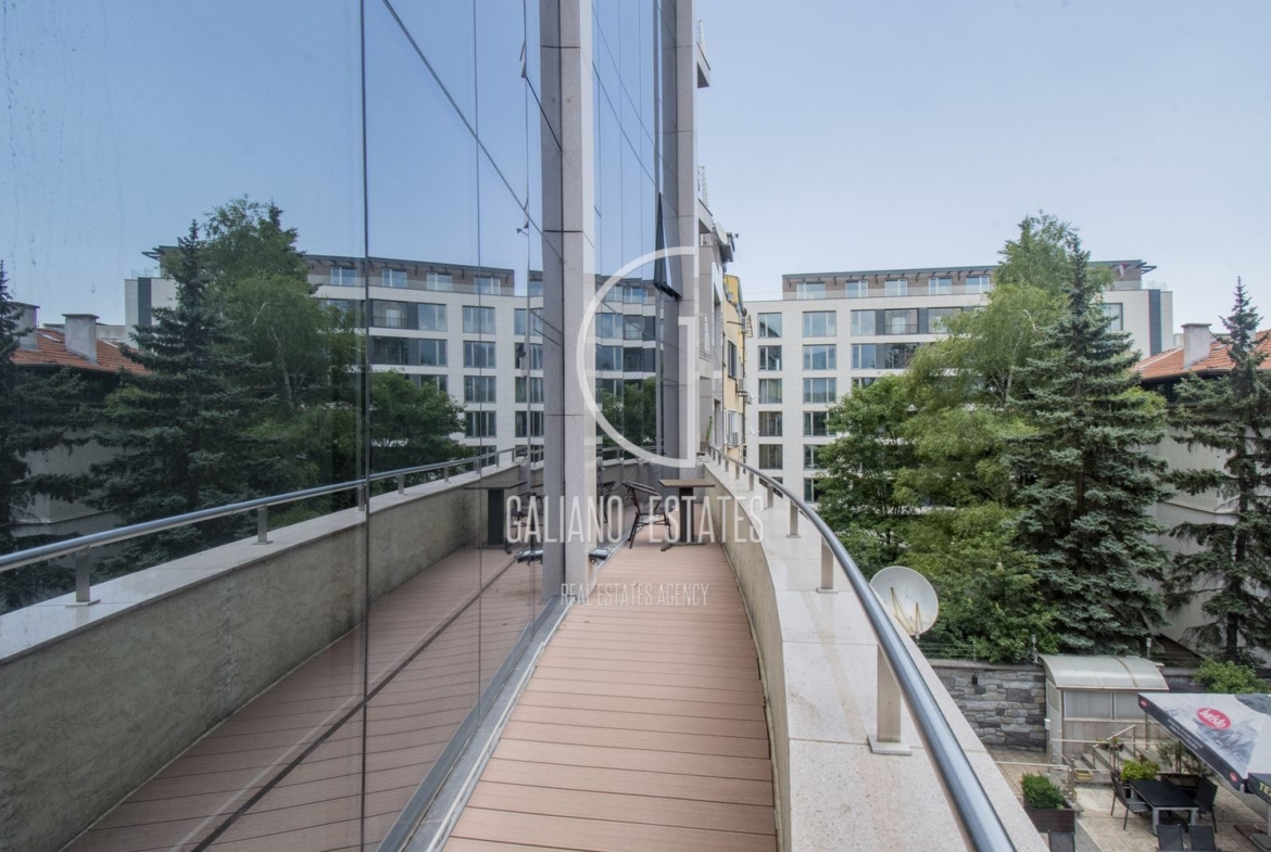 Просторен офис в бизнес сграда до Метростанция Жулио Кюри - 0