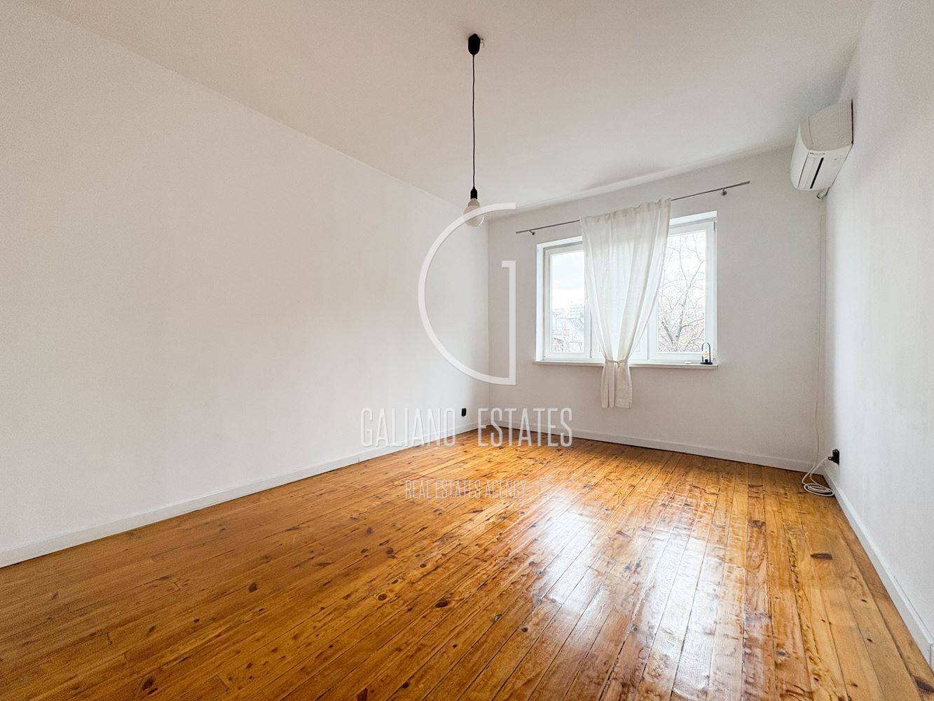 Двустаен апартамент на бул. В. Левски с паркомясто - 0