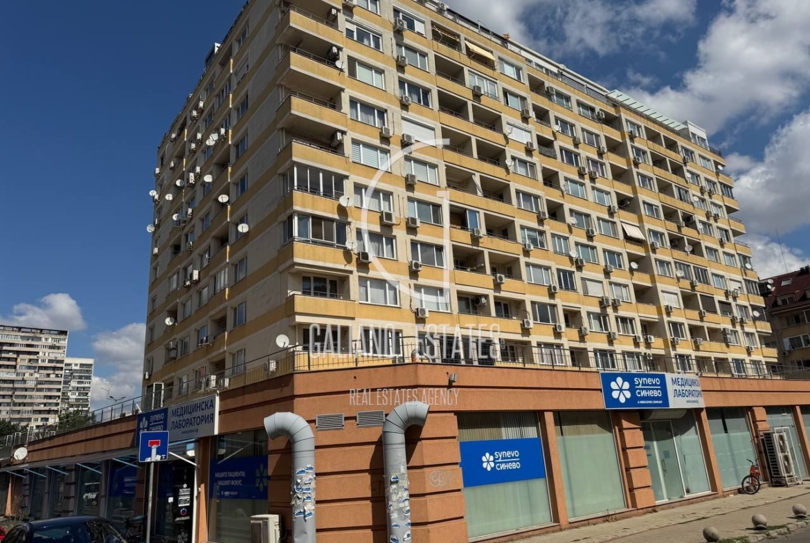 Двустаен апартамент на бул. България - 0