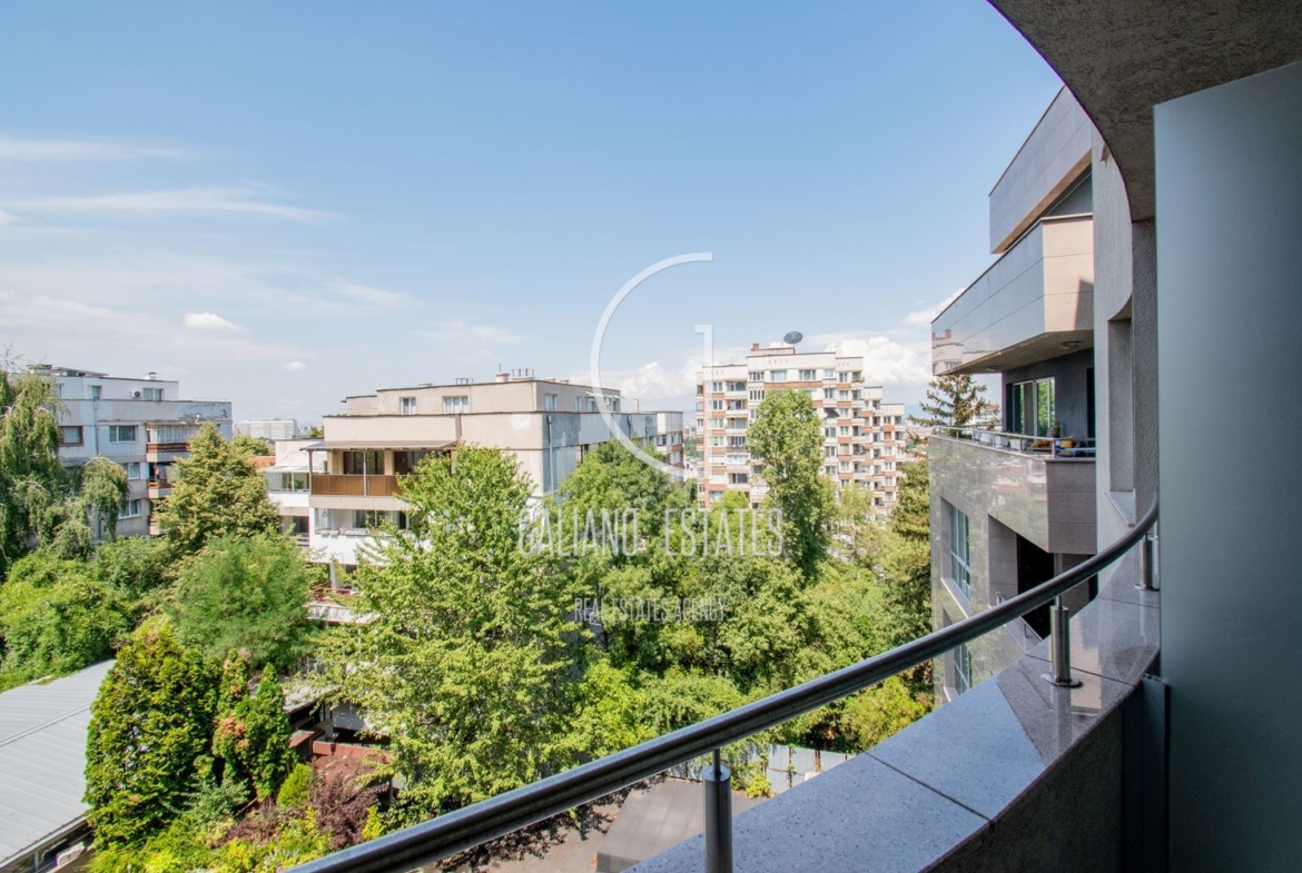 Функционален апартамент до Джеймс Баучер метростанция - 0