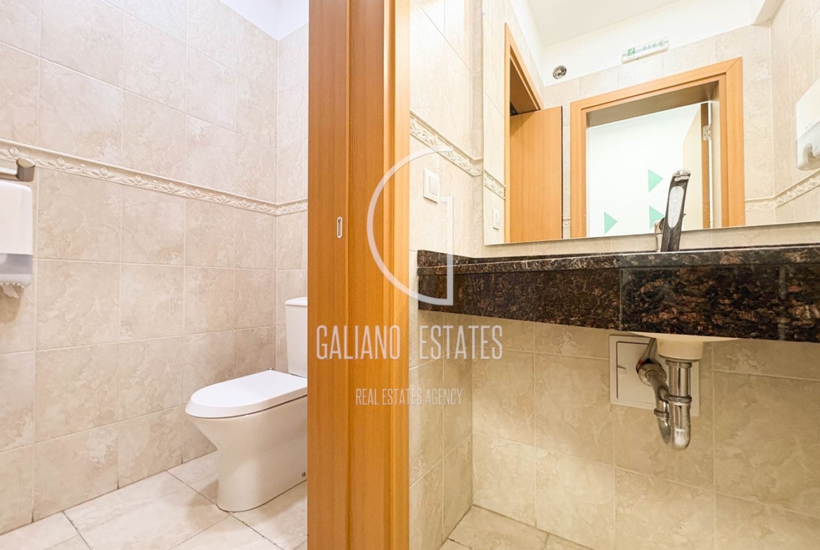 Панорамен офис в представителна сграда - 0