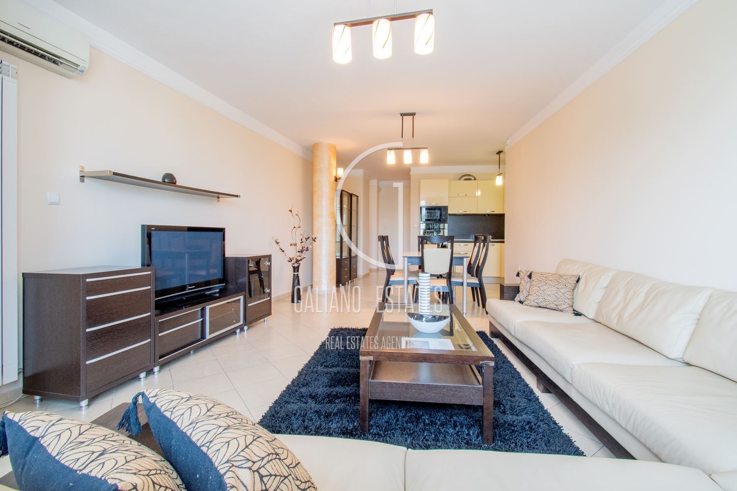 Функционален апартамент до Джеймс Баучер метростанция - 0