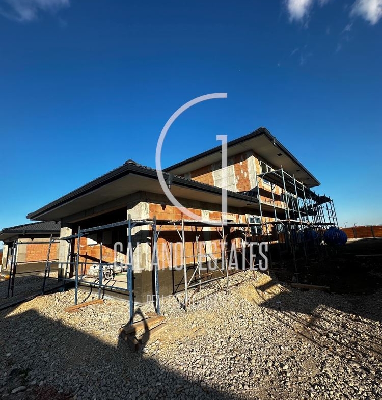 Къща в гр. Божурище - 0