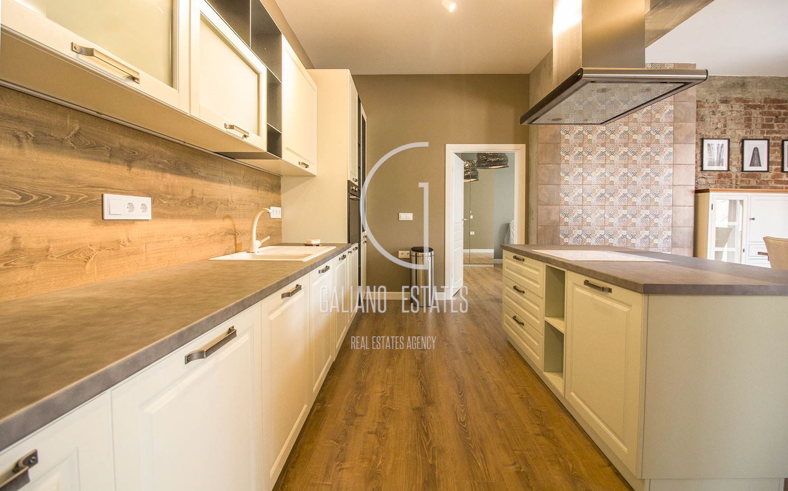 Просторен апартамент в Докторски паметник - 0