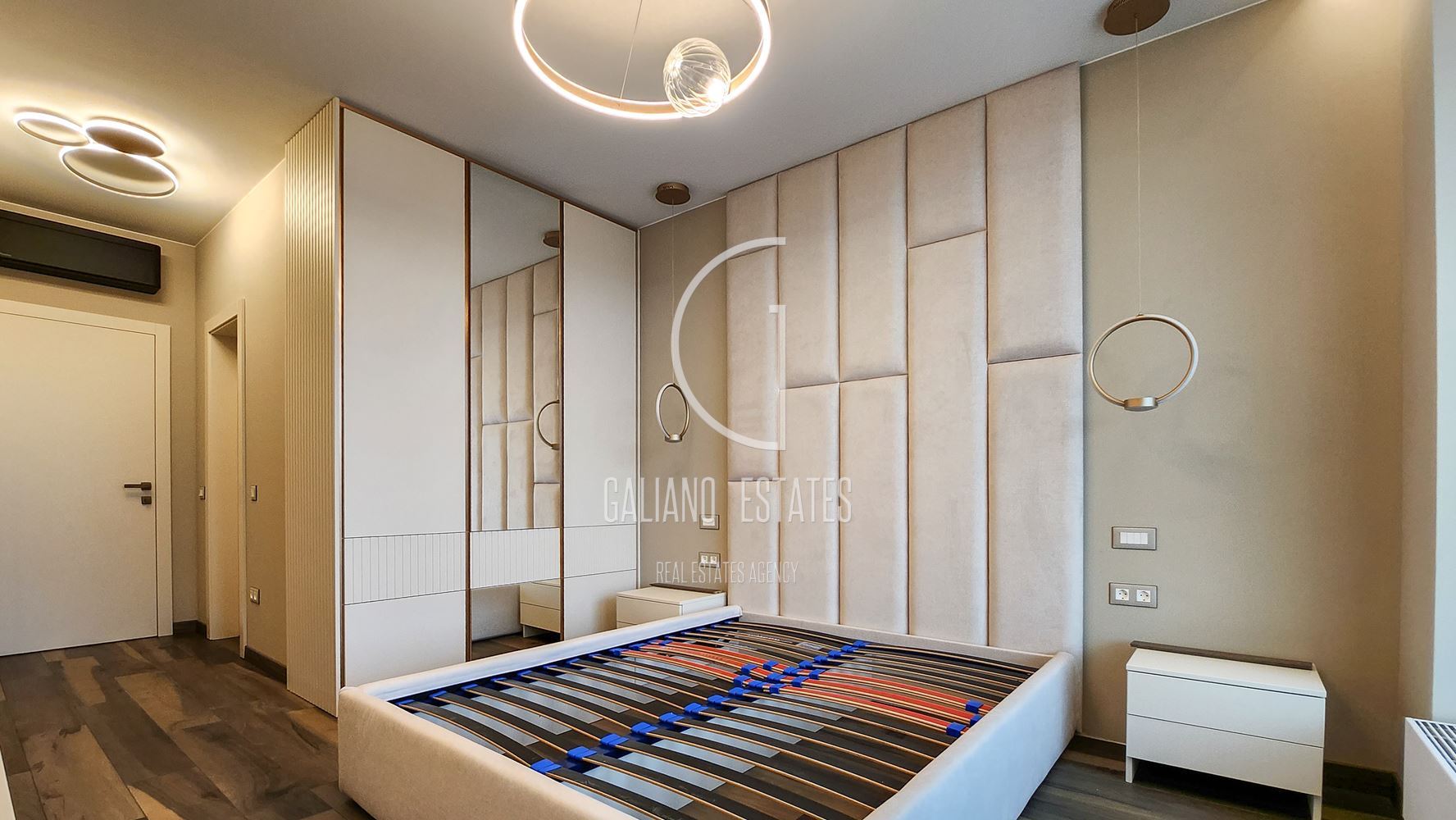 Ексклузивен дизайнерски пентхаус с панорамна тераса в кв. Изток - 0