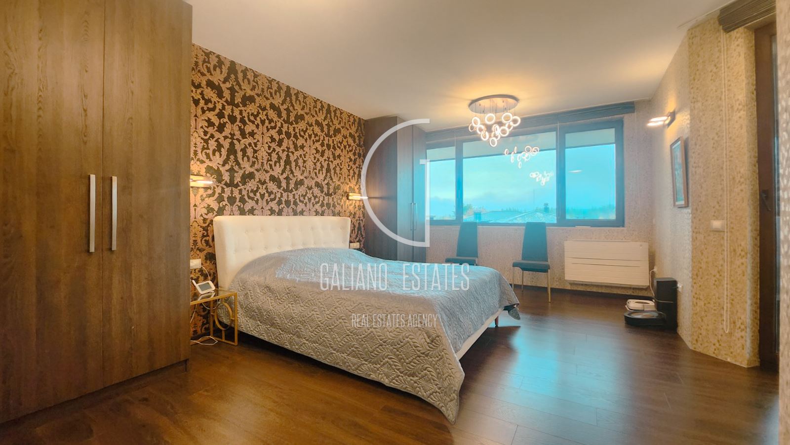 Четиристаен апартамент в затворен комплекс в местност Камбаните - 0