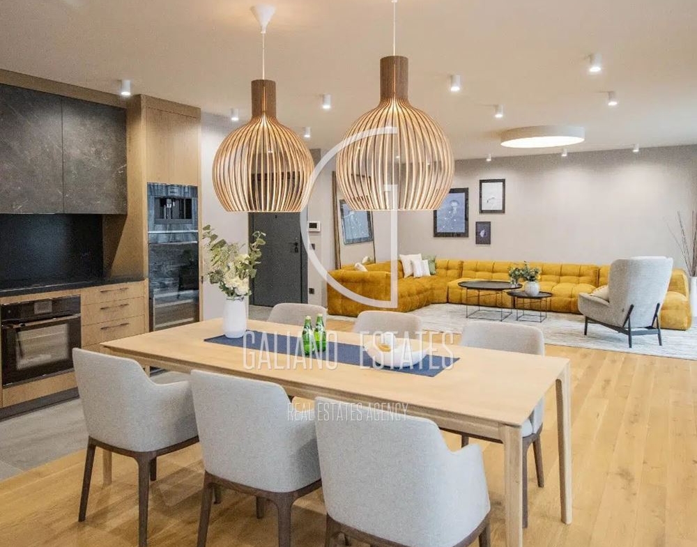 Модерен обзаведен апартамент с 3 спални и двор – 203 Residence - 0