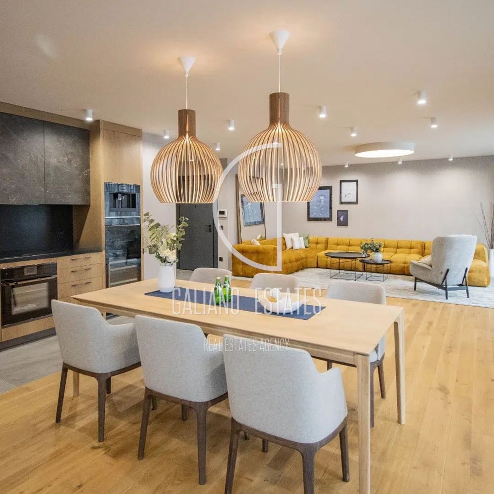 Модерен обзаведен апартамент с 3 спални и двор – 203 Residence - 0