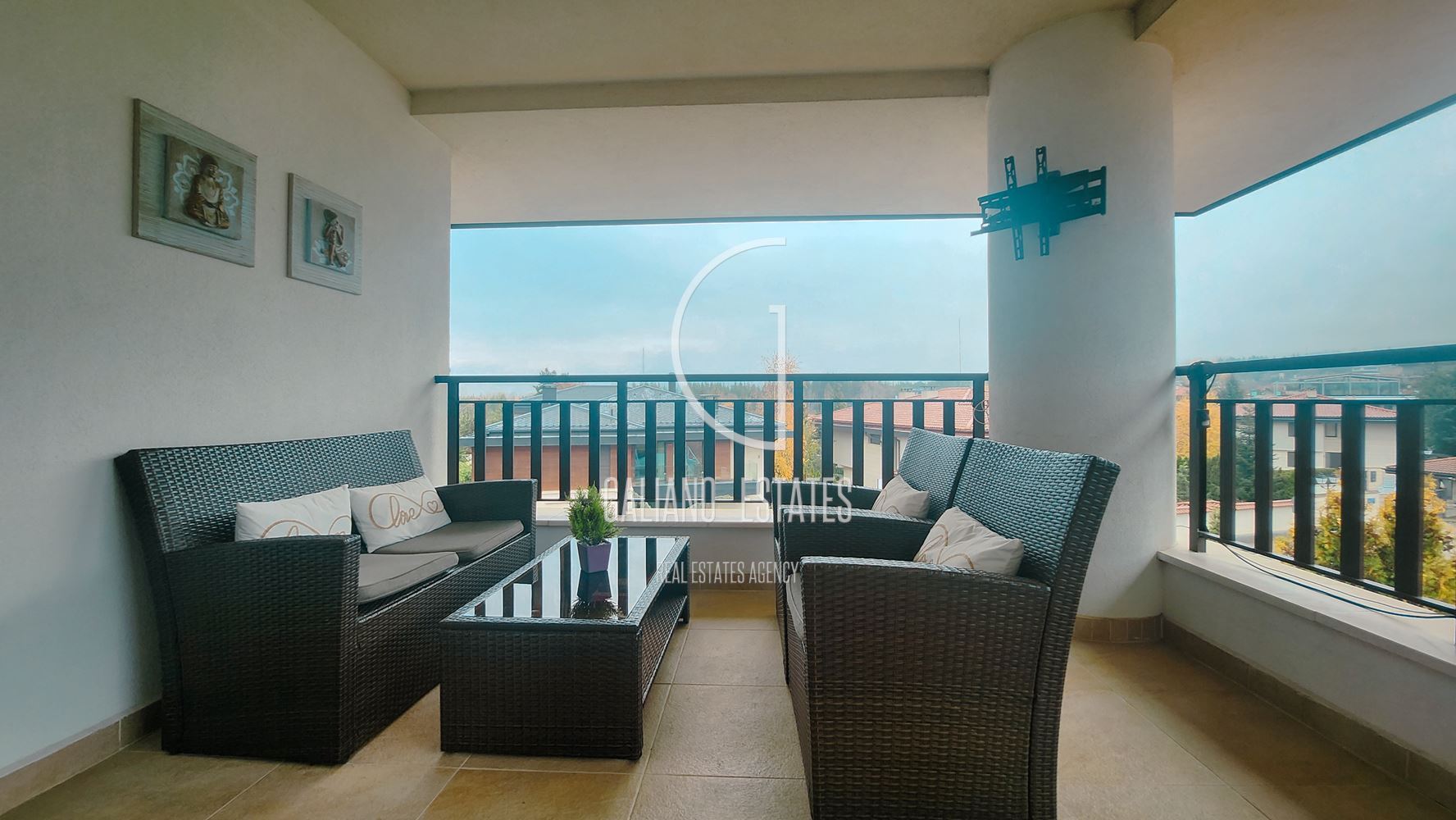 Четиристаен апартамент в затворен комплекс в местност Камбаните - 0