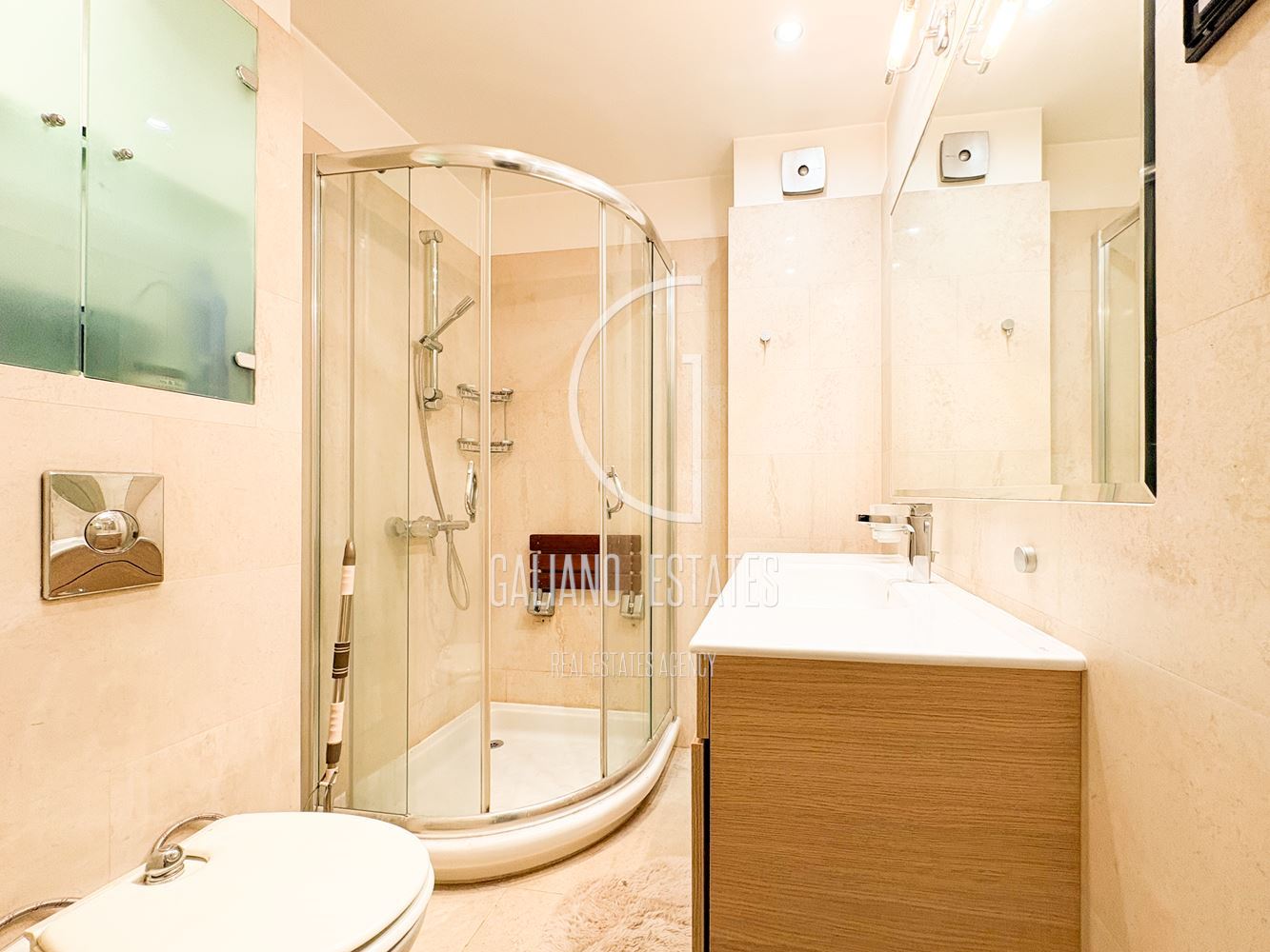 Прекрасен апартамент до Софийски университет-0 Прекрасен апартамент до Софийски университет - 0