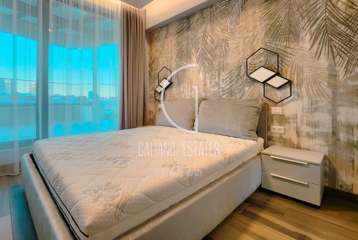 Ексклузивен дизайнерски пентхаус с панорамна тераса в кв. Изток - 0