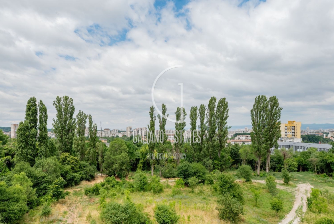 Мезонет с прекрасни тераси до парк - 0