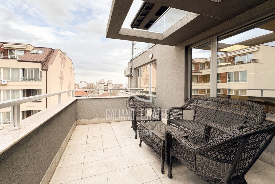 Просторен офис в бизнес сграда - 0