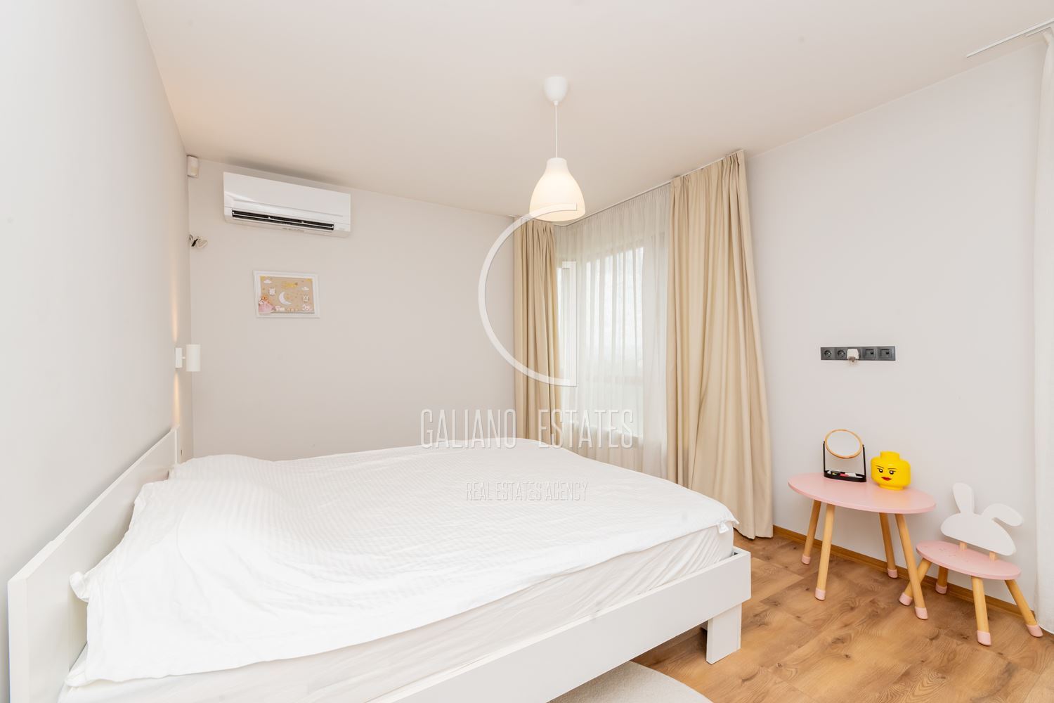 Мезонет с прекрасни тераси до парк - 0