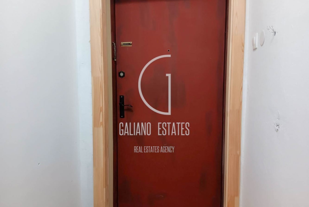 Четиристаен апартамент кв. Медицинска академия - 0