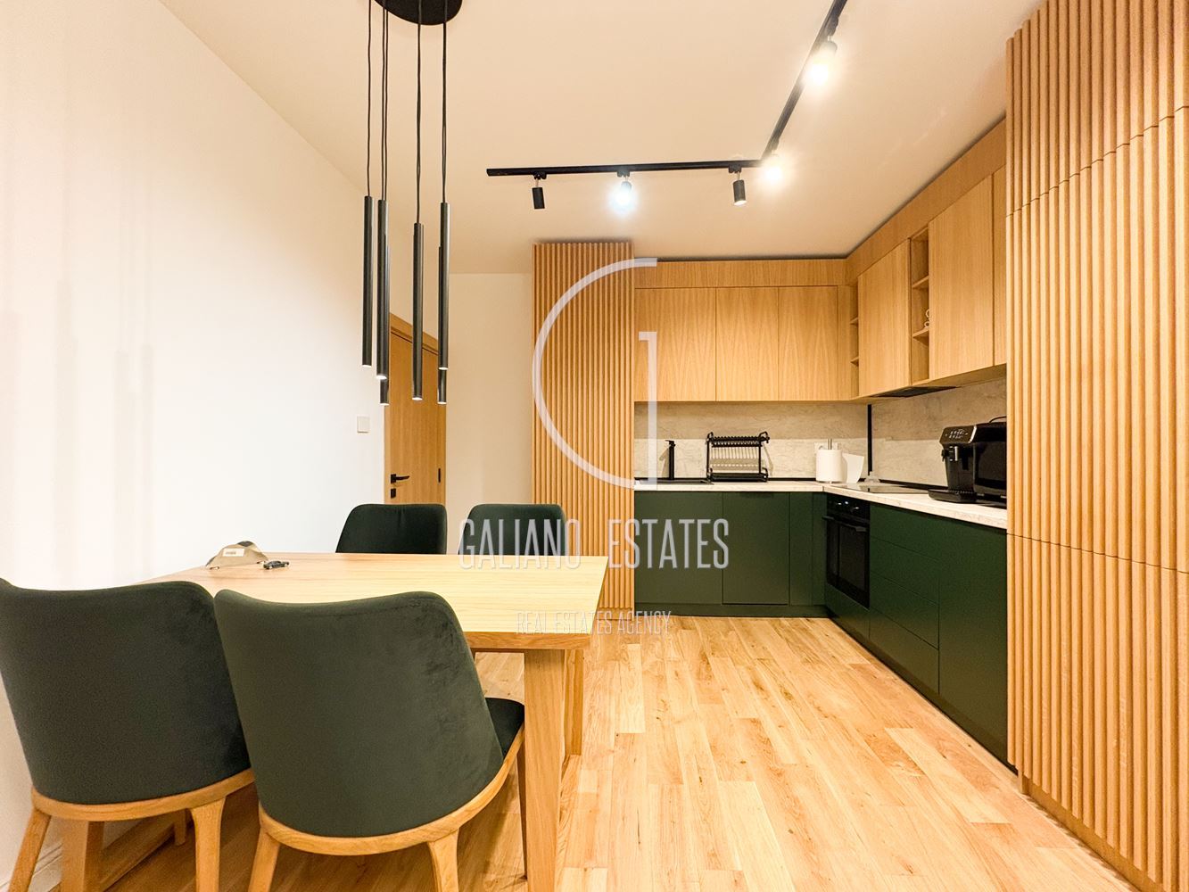 Чисто нов дизайнерски апартамент в кв. Бъкстон - 0