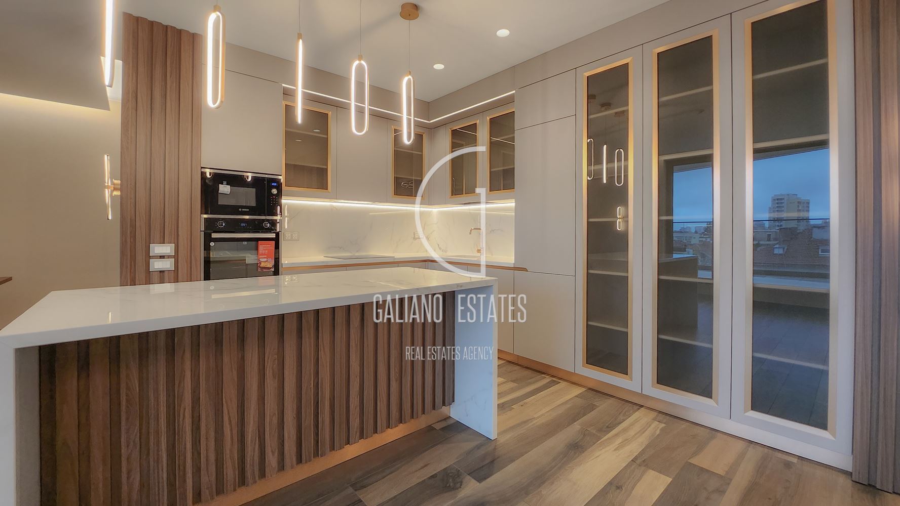 Ексклузивен дизайнерски пентхаус с панорамна тераса в кв. Изток - 0